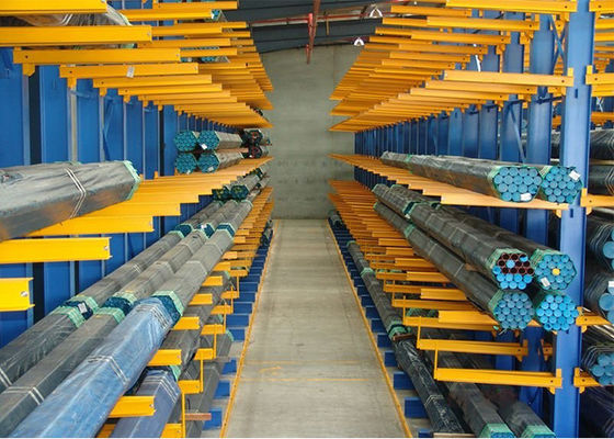 品質  Heavy Duty Industrial Cantilever Pallet Racking For / Timber /  Lumber / Long Pipes 工場