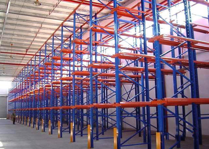 パーソナライズ可能な重用鋼製のストレージラック 空間節約と汎用的なストレージソリューション