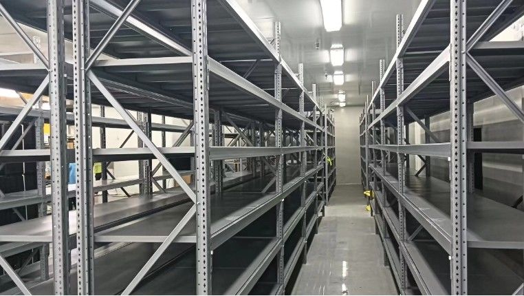 2~8層の軽量鋼筋ラック バターフライホール設計 負荷容量 500kg/レベルまで