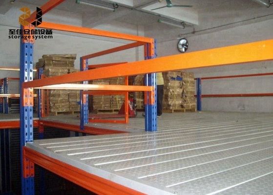 耐久性のある工業用メザンライン床 / ボルトレスリベット棚 5 年間の保証