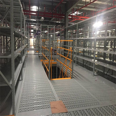 鉄鋼工業メザンライン床 床 積載 300-1000kg/平方メートル 汎用的な貯蔵オプション
